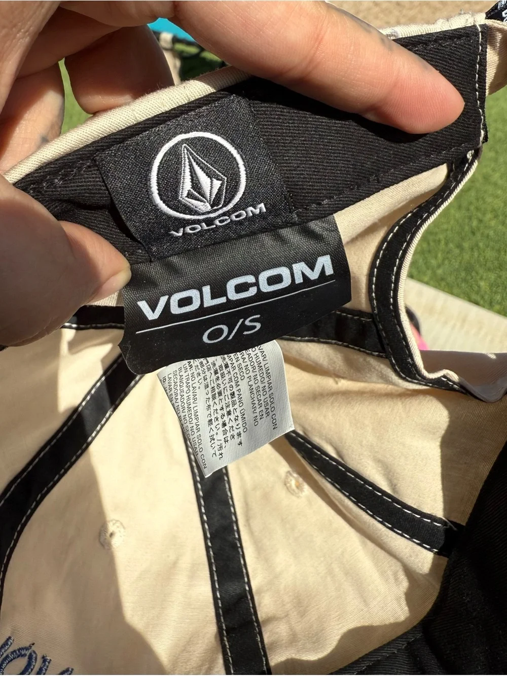 Y2K volcom skate hat